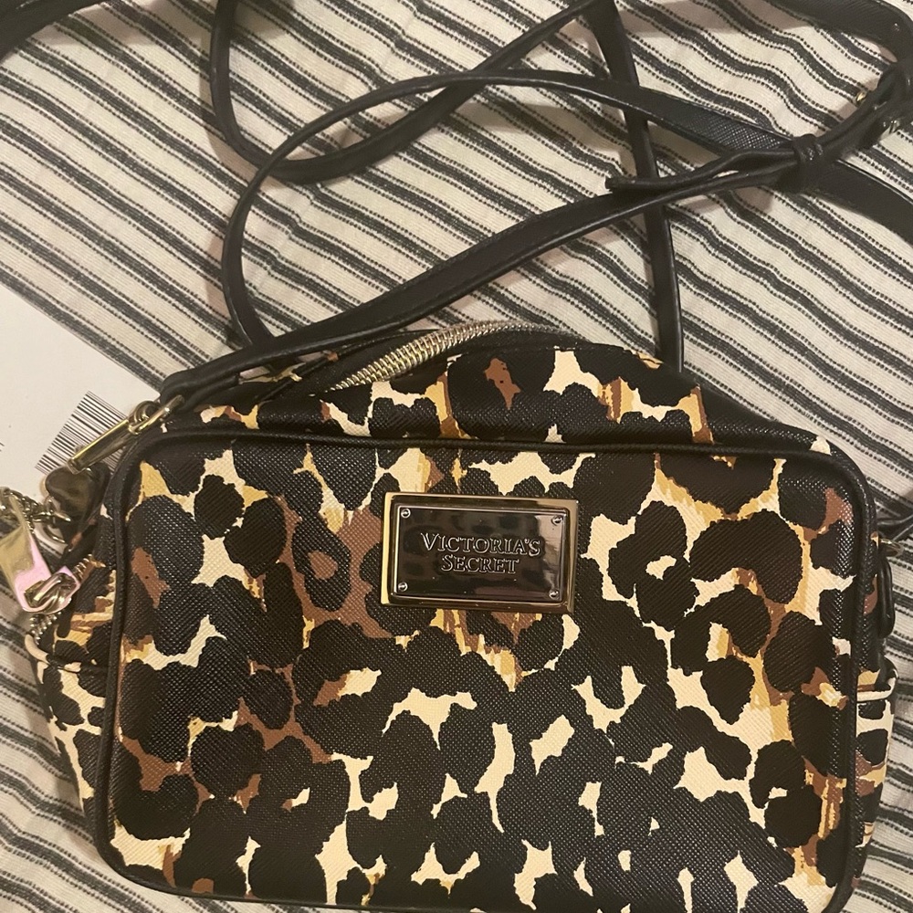 Bundle of small purses/wristlets - Picture 8 of 11